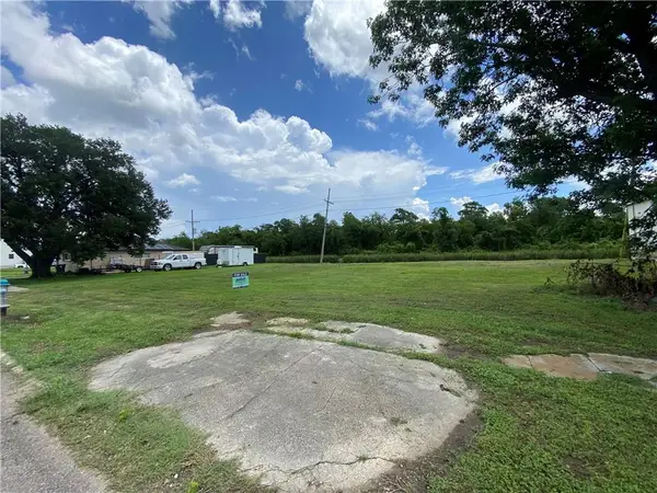 637 Cougar Drive, Arabi, LA 70032