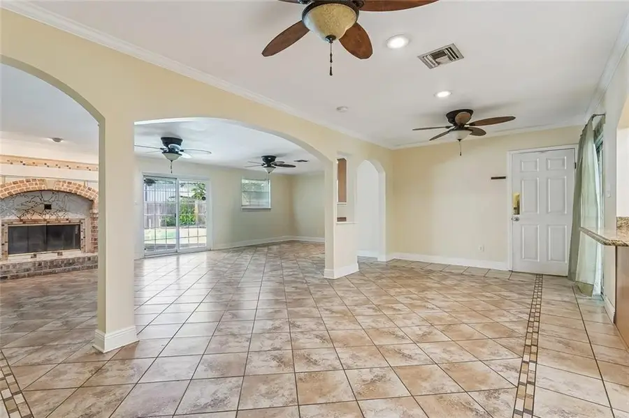 2625 Lloyds Avenue, Chalmette, LA 70043 - #2