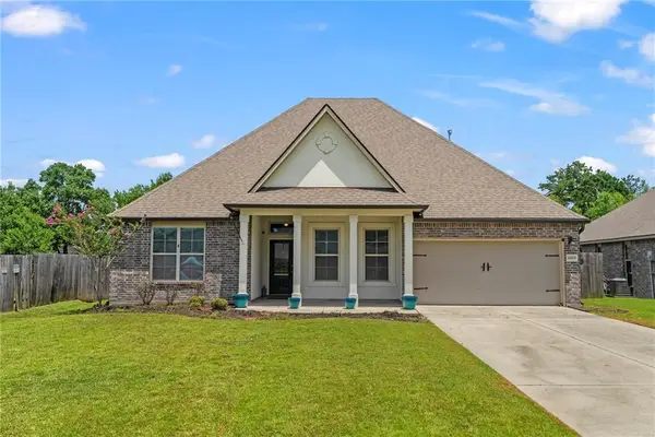 16819 Highland Heights Drive, Covington, LA 70435