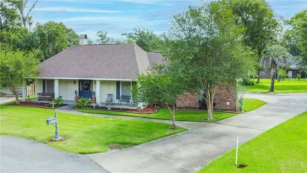 37161 Shadow Court, Prairieville, LA 70769