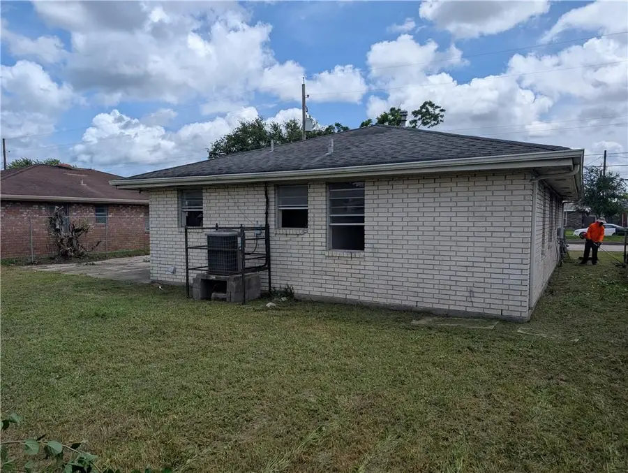7726 Vanderkloot Avenue, New Orleans, LA 70127 - #2