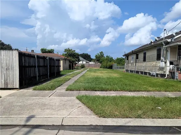 1115 Derbigny Street, Gretna, LA 70053