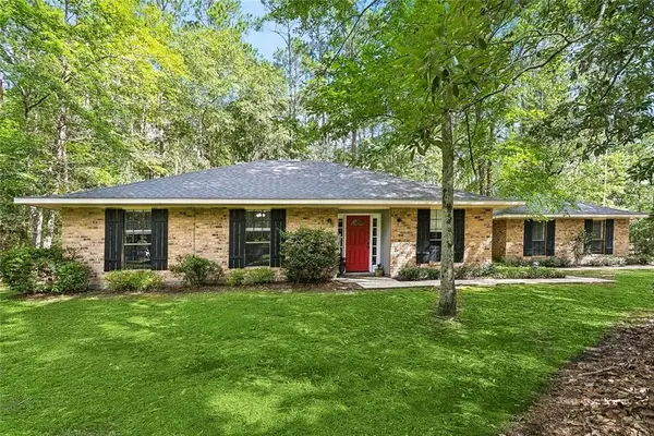 61213 Queen Anne Drive, Lacombe, LA 70445