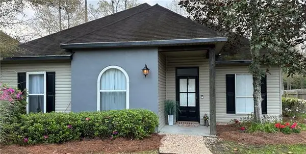 1555 Marigny Street, Mandeville, LA 70448