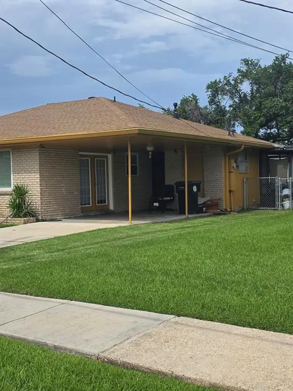 2648 Mercedes Boulevard, New Orleans, LA 70114