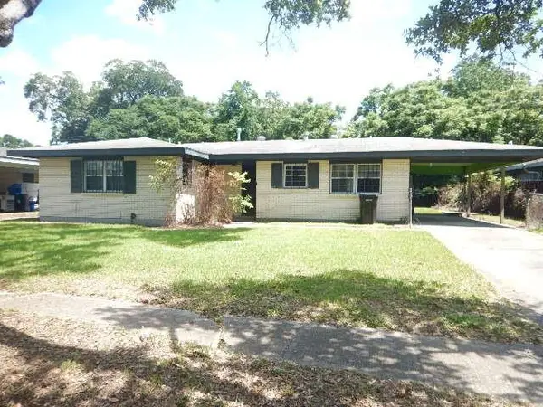 6100 Stratford Place, New Orleans, LA 70131