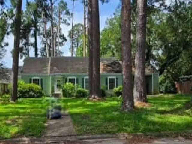 220 E Bertheaud Avenue, Opelousas, LA 70570 - #1