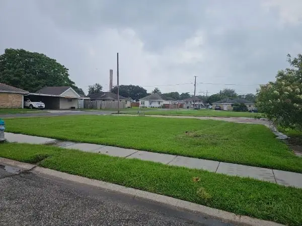 2400 Victor Street, Chalmette, LA 70043 - #2