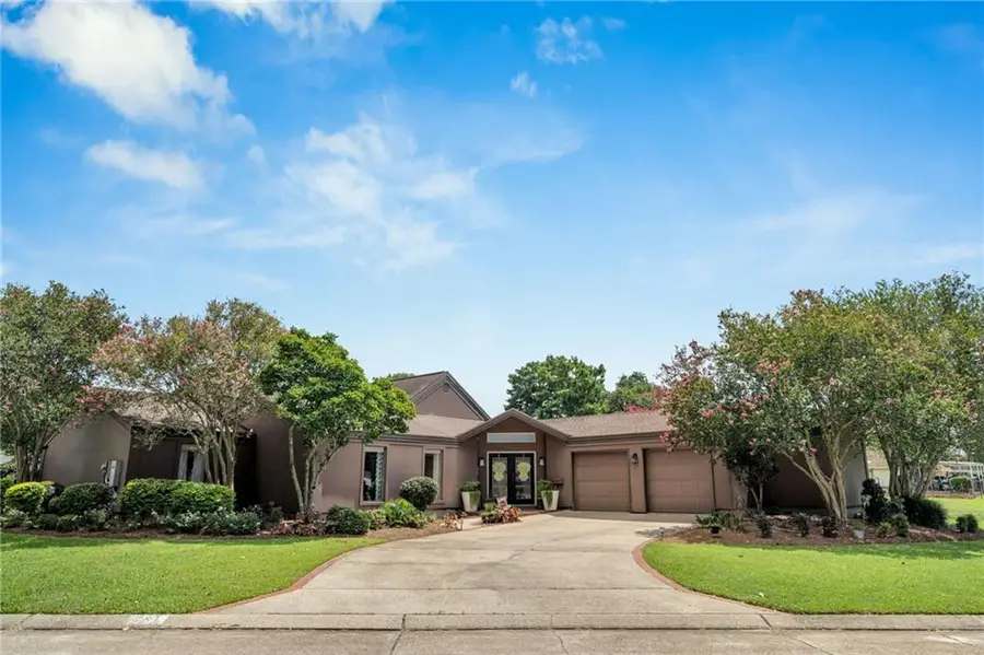 781 Fairfield Avenue, Gretna, LA 70056 - #2