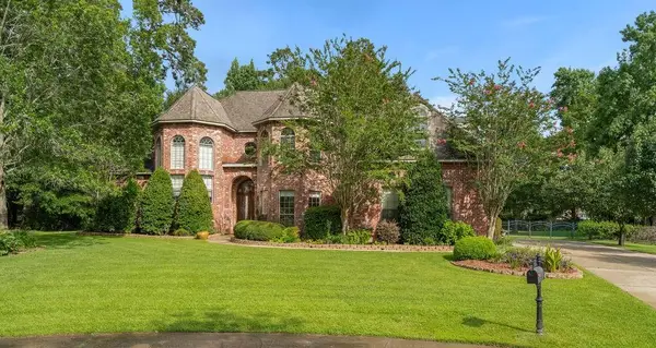 518 Upton Grey Court, Madisonville, LA 70447