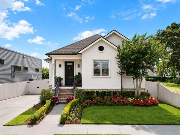 6042 Cameron Boulevard, New Orleans, LA 70122