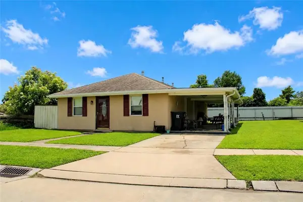 800 E Josephine Street, Chalmette, LA 70043