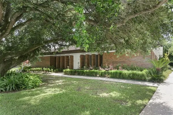 520 Fairfield Avenue, Gretna, LA 70056