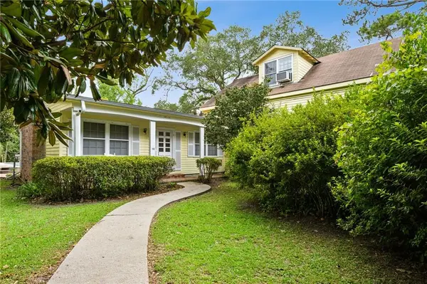 830 S Madison Street, Covington, LA 70433
