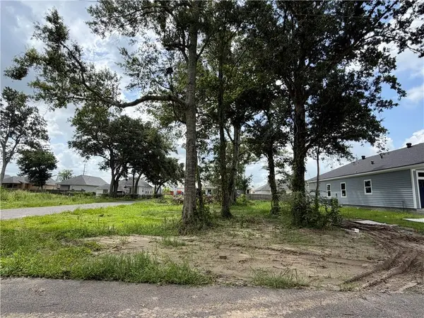 411 E First Street, Belle Chasse, LA 70037