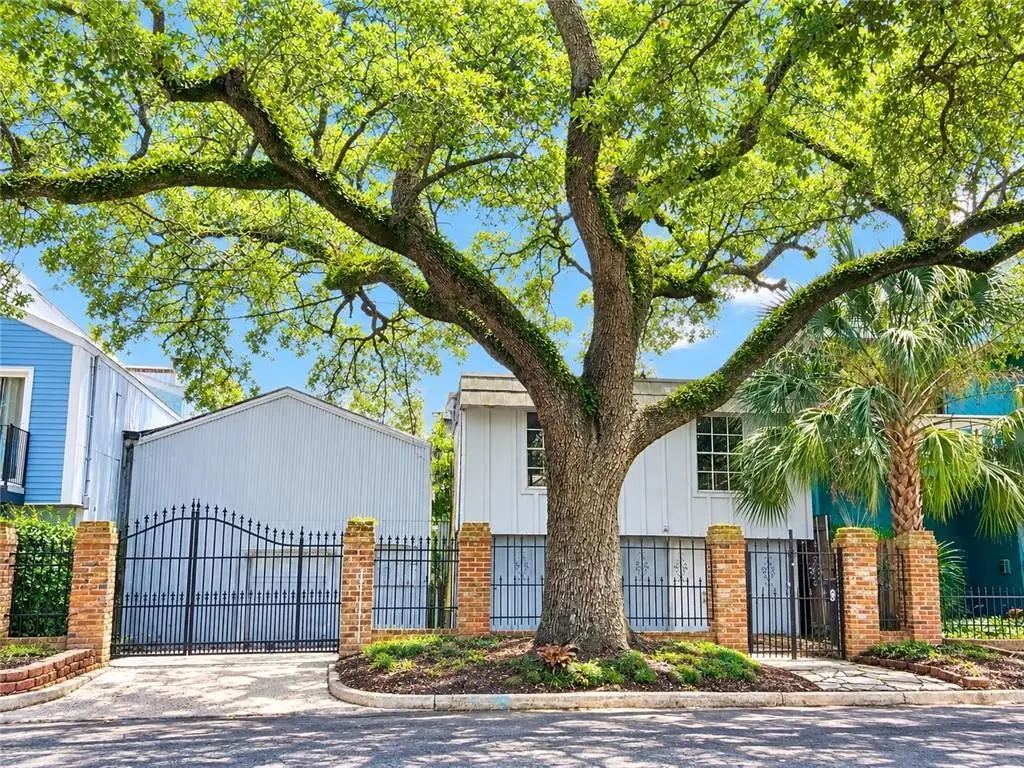 162-166 S Roadway Street, New Orleans, LA 70124 - #1