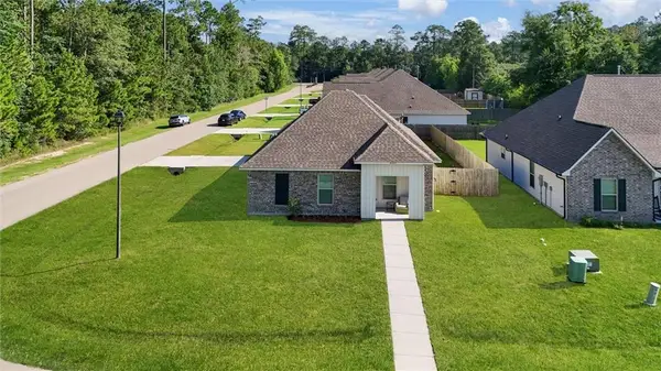 60245 Sunset Oak Boulevard, Lacombe, LA 70445