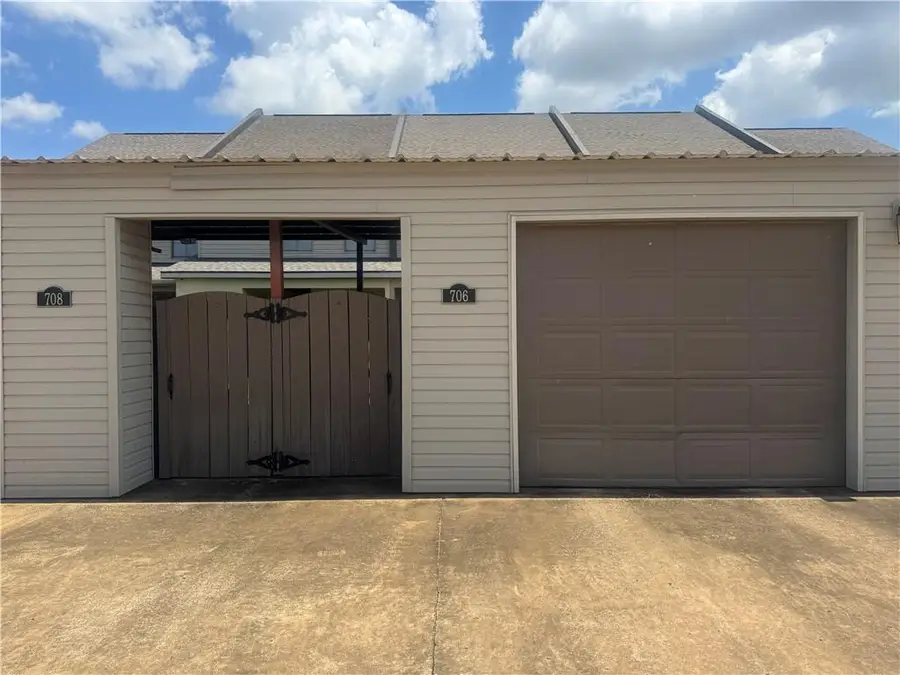 706 Toulouse Street, Alexandria, LA 71301 - #3