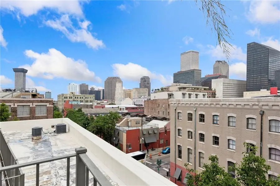 330 Julia Street #203, New Orleans, LA 70130 - #2