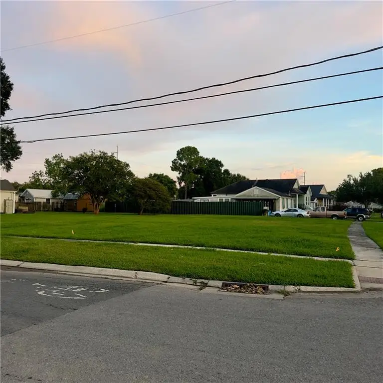 9100 Livingston Avenue, Chalmette, LA 70043 - #2