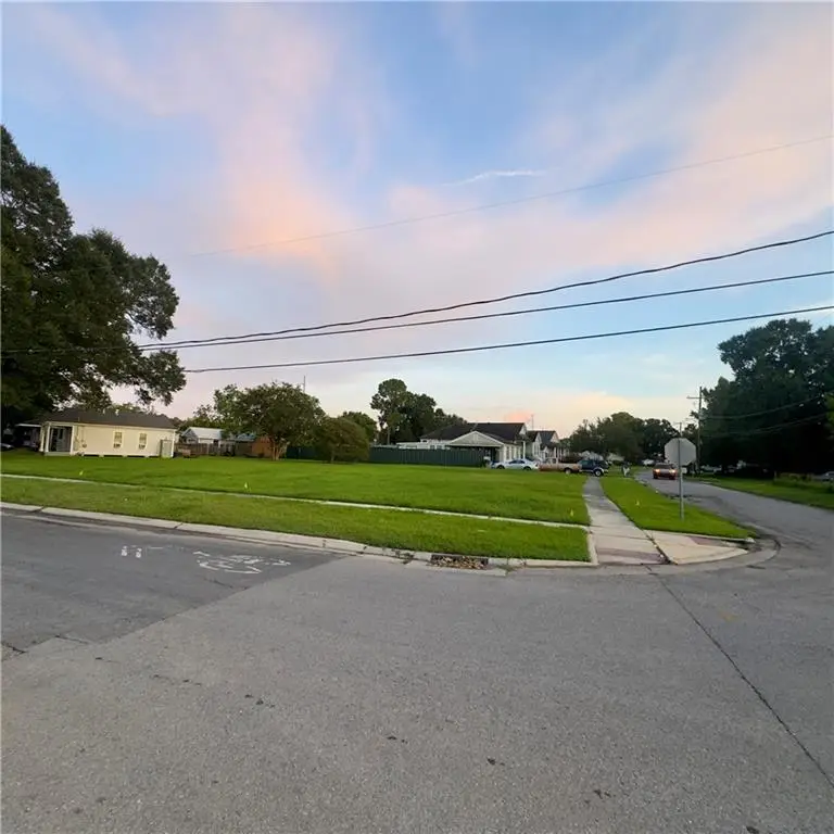 9100 Livingston Avenue, Chalmette, LA 70043 - #3