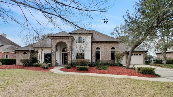 3728 Lake Michel Drive, Gretna, LA 70056