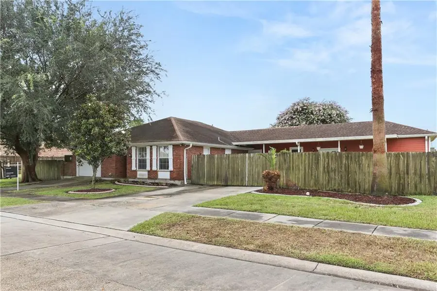 8320 Sabre Drive, Chalmette, LA 70043 - #2