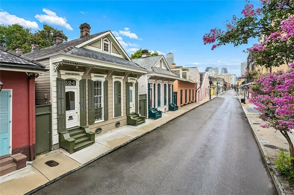 622- 24 Burgundy Street, New Orleans, LA 70112 - #1