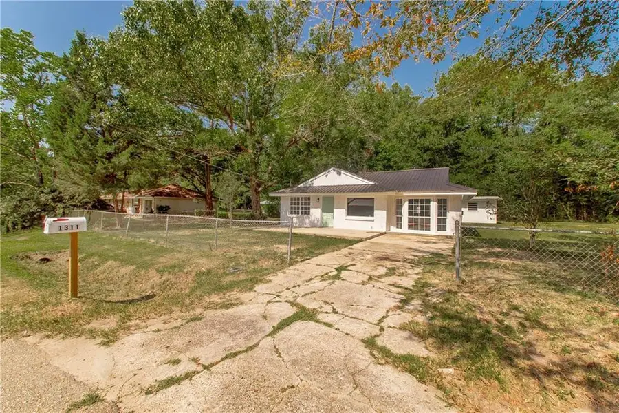 1311 Victoria Street, Bogalusa, LA 70427 - #2