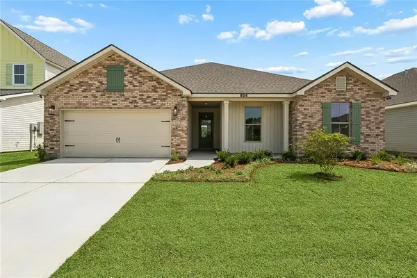 924 Laurel Oaks Drive, Waggaman, LA 70094