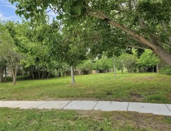 6850 E Coronet Court, New Orleans, LA 70126