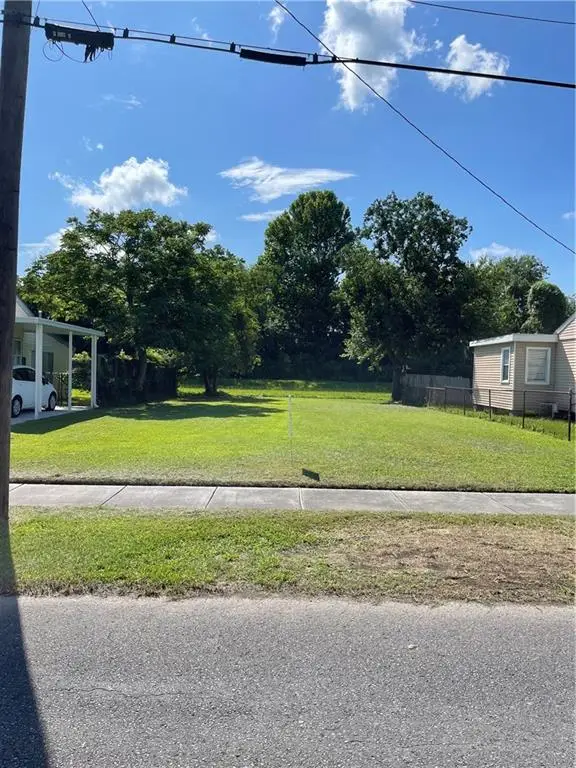 519 Center Street, Arabi, LA 70032 - #2