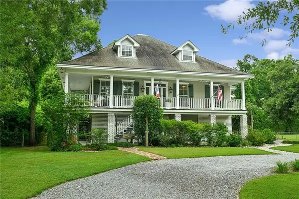 2724 South Street, Mandeville, LA 70448