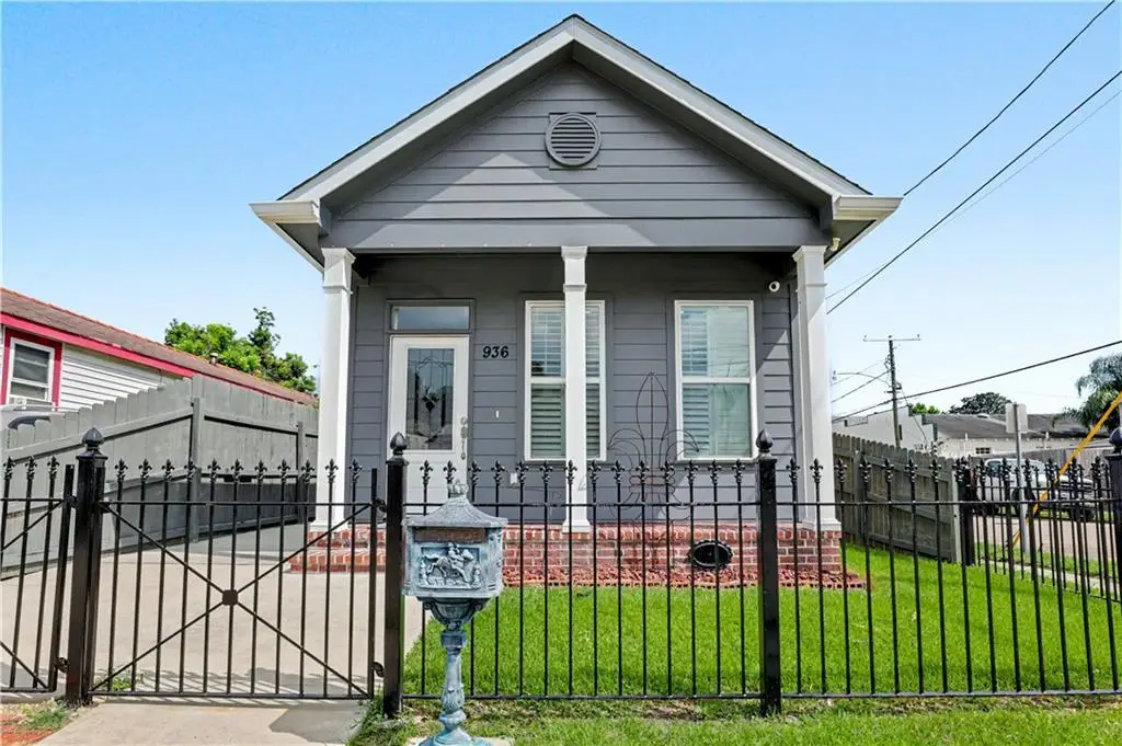 936 6th Street, Gretna, LA 70053 - #1