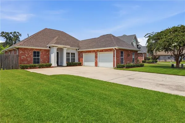 805 Country Cottage Boulevard, Montz, LA 70068