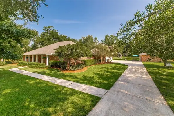29645 J Wilson Road, Albany, LA 70711
