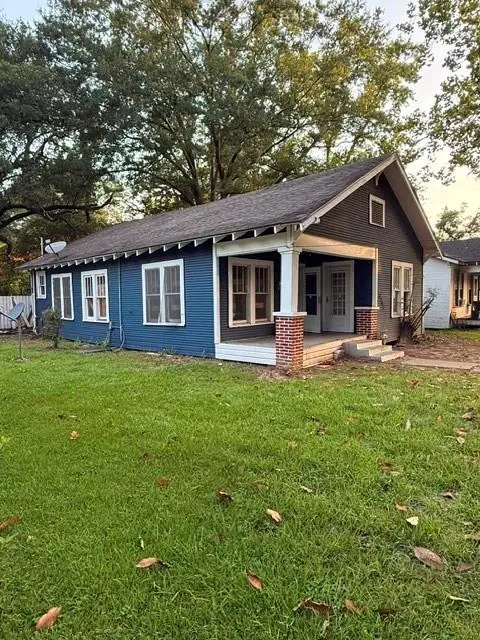 2242 Noble Street, Alexandria, LA 71301 - #3