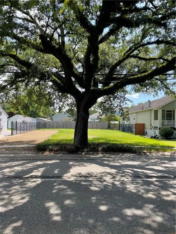 4527 Paris Avenue, New Orleans, LA 70122