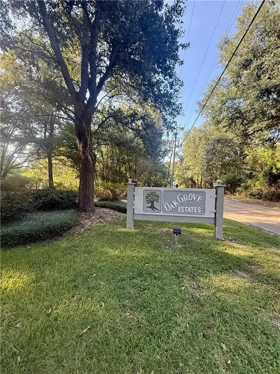 30 Oak Grove Way, Slidell, LA 70458