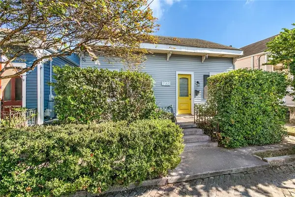 933 Pleasant Street, New Orleans, LA 70115