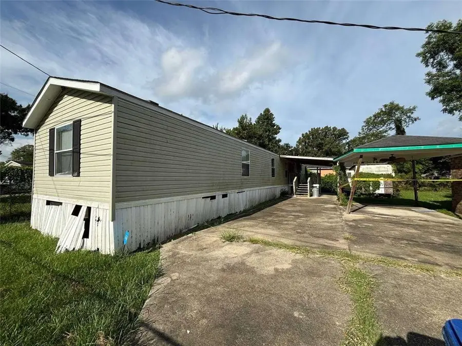 901 S George Avenue, Gonzales, LA 70737 - #3
