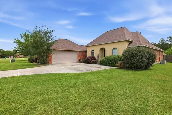 38606 Redbud Lane, Denham Springs, LA 70706