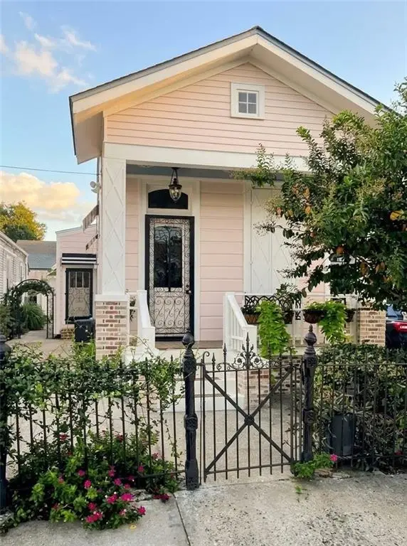 4606 Constance Street, New Orleans, LA 70115