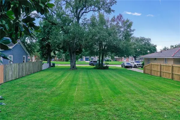 207 Transcontinental Drive, Metairie, LA 70001
