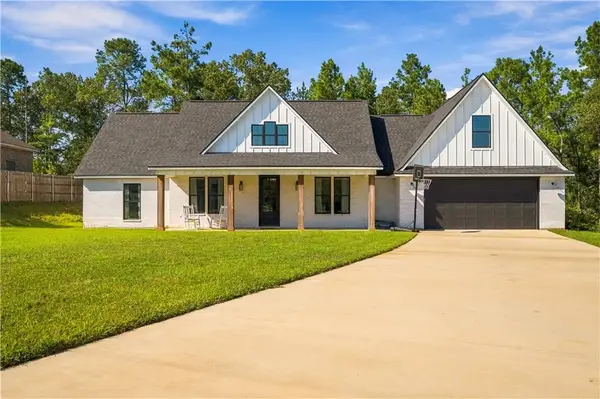 217 Hidden Pines Drive, Pineville, LA 71360