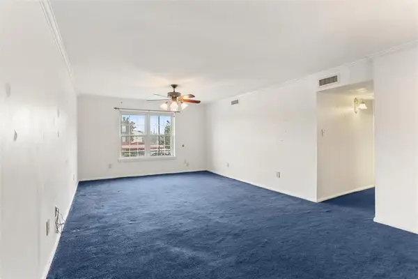2732 Whitney Place #203, Metairie, LA 70002