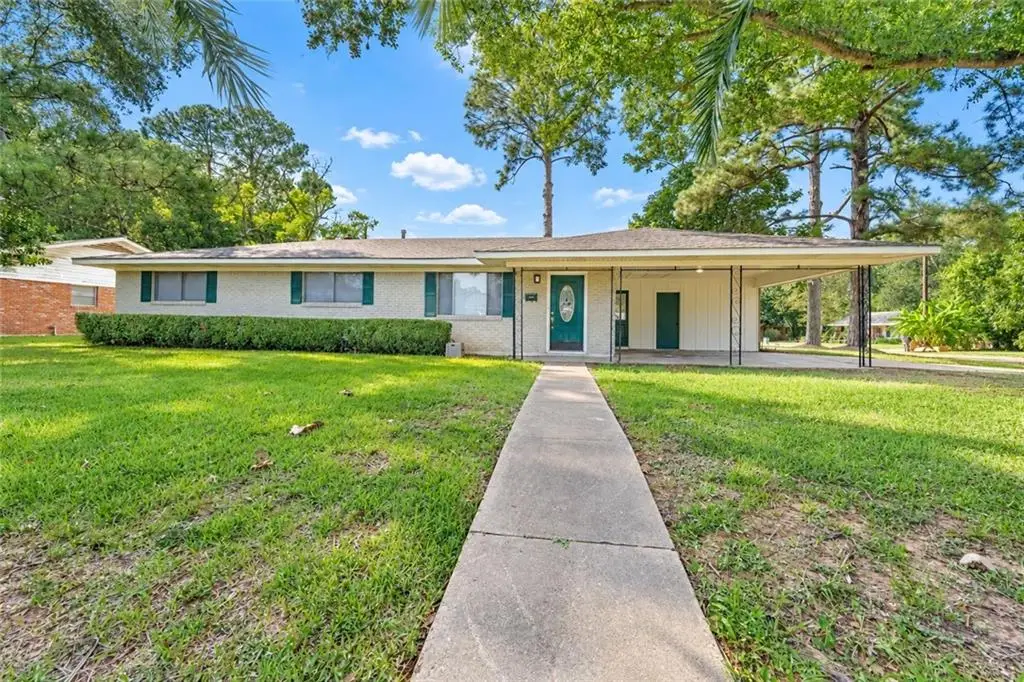 2023 Plantation Drive, Alexandria, LA 71303 - #1