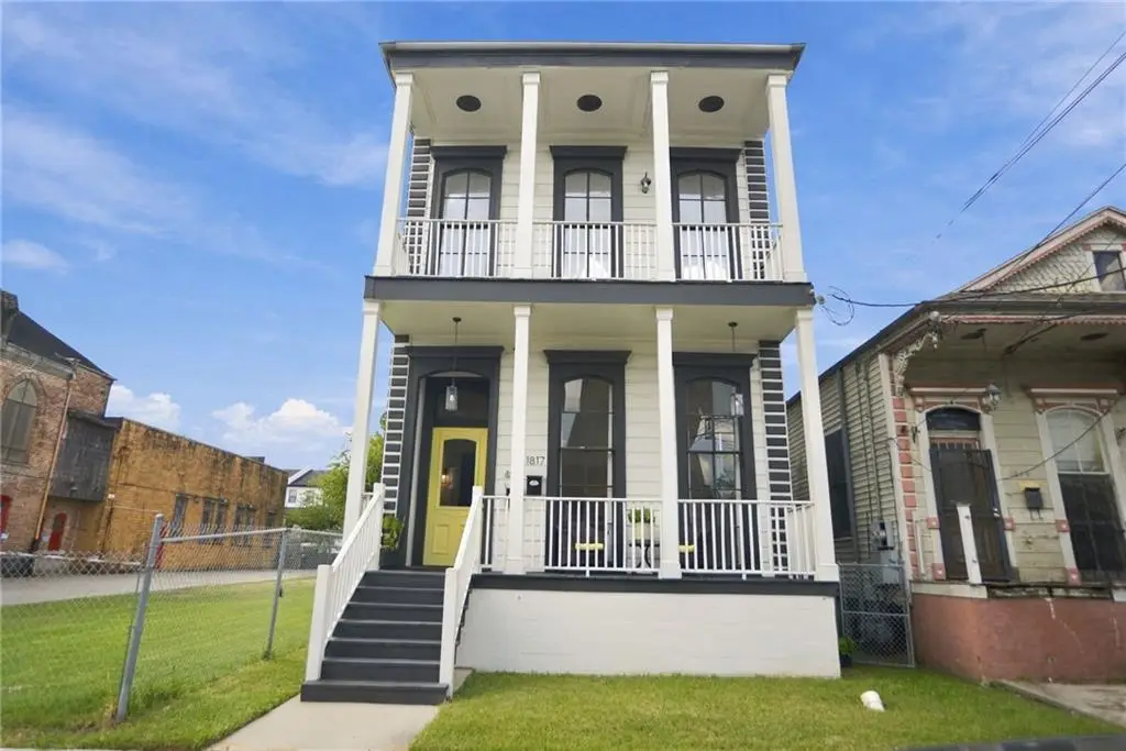 1815 17 Carondelet Street, New Orleans, LA 70130 - #1