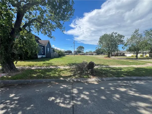 140 Seal Drive, Arabi, LA 70032