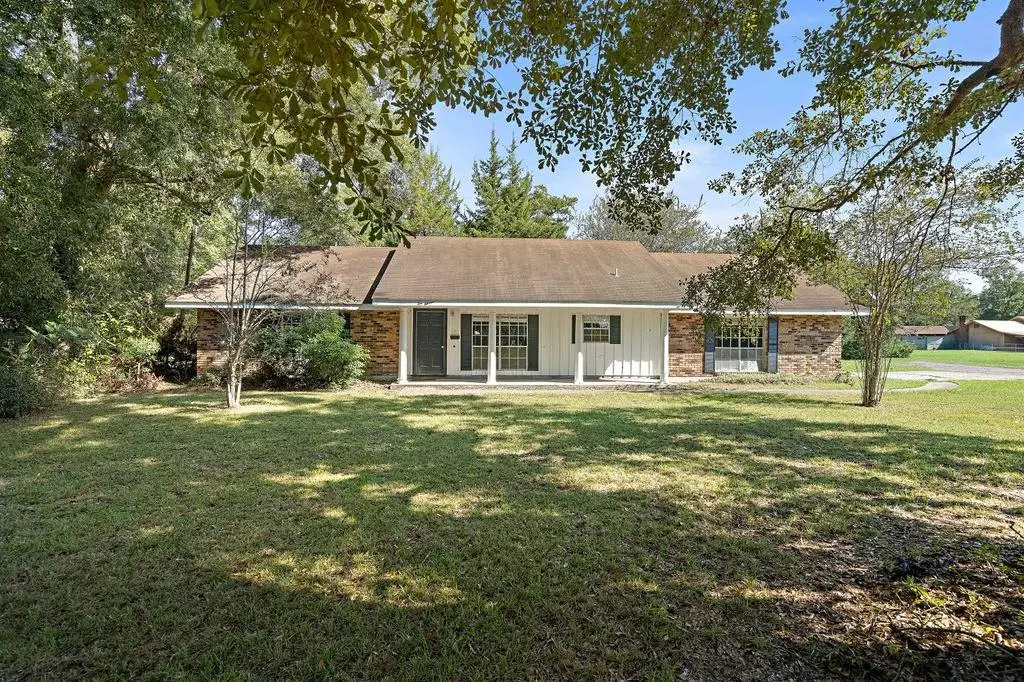 1011 W 10th Street, Bogalusa, LA 70427 - #1